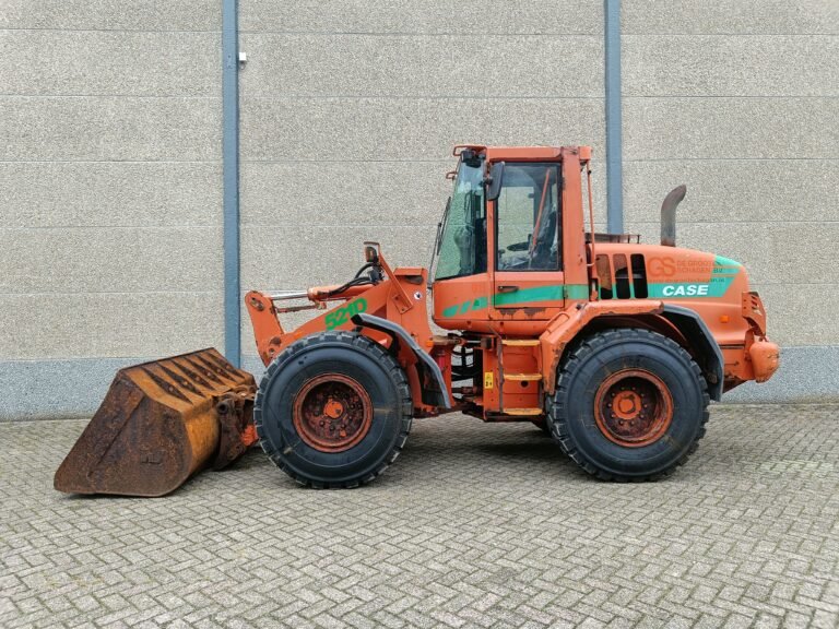 bidconnect-fysieke-veiling-gennep-machine-materieel-case-521D-shovel-2560x1920