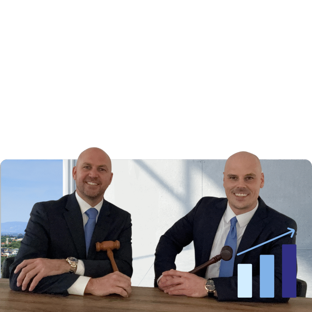 bidconnect-online-veiling-livestream-frank-edwin-met-hamer-aan-tafel-transparant-1280x1280