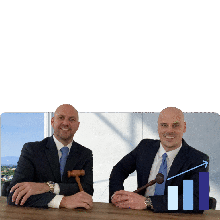 bidconnect-online-veiling-livestream-frank-edwin-met-hamer-aan-tafel-transparant-1280x1280